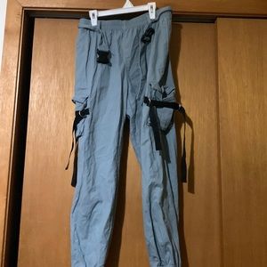 Women’s Forever 21 cargo pants